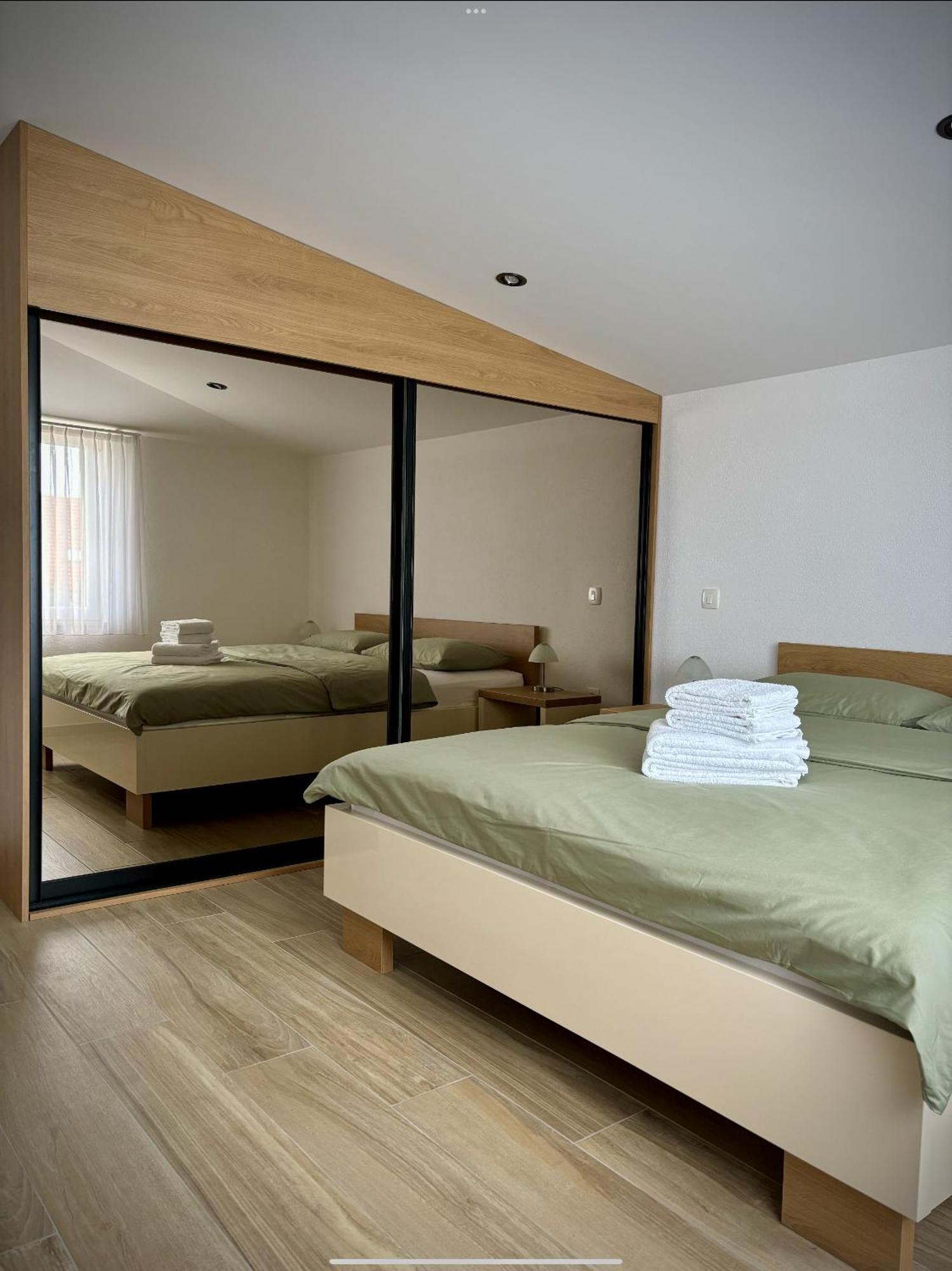 Apartmán Grande Rosa Vrulje  Exteriér fotografie